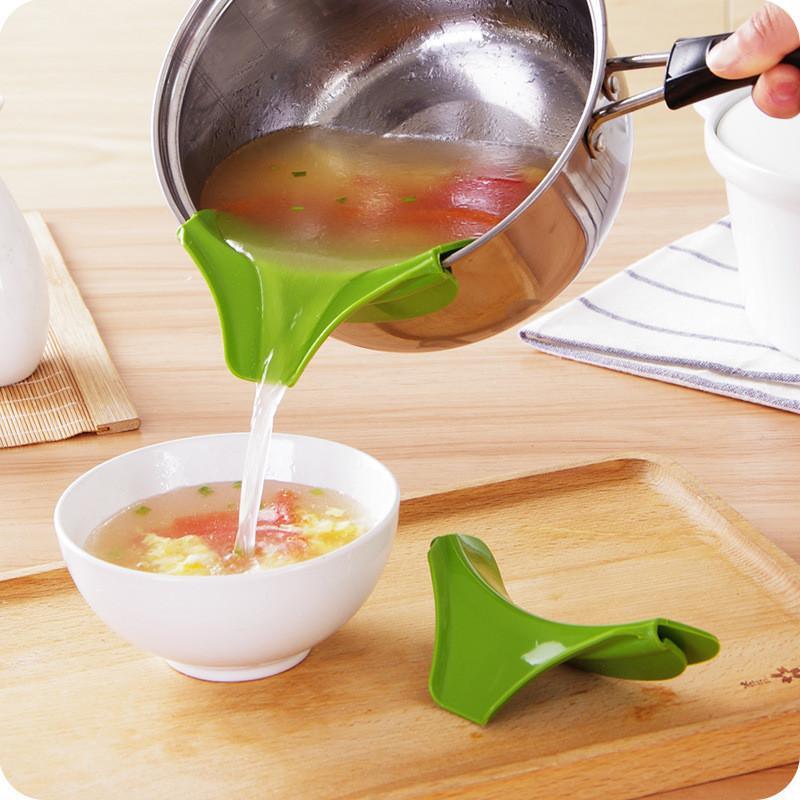 Silicone Liquid Funnel Anti-spill Slip on Pour Soup Spout - Etyn Online {{ product_tag }}